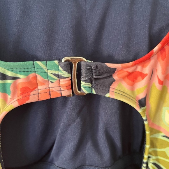 Hurley Floral Ladies' One- Piece Swimsuit Size L - Picture 6 of 15